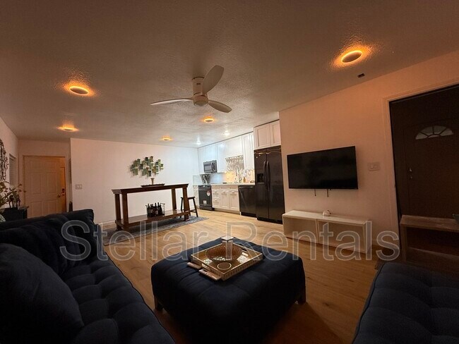 Foto del edificio - 5544 Lawson St