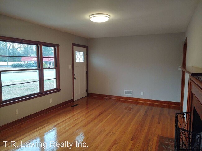 Foto del edificio - 3 br, 1 bath House - 615 East Grover Street