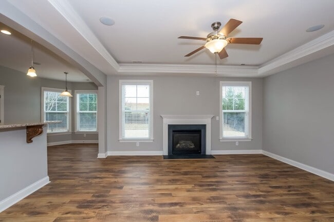 Building Photo - 8209 Willow Branch Dr
