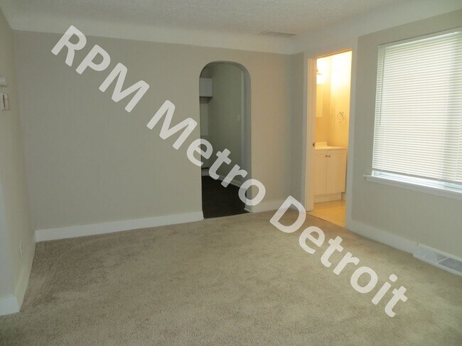 Building Photo - 3 Bedroom Bungalow in Taylor