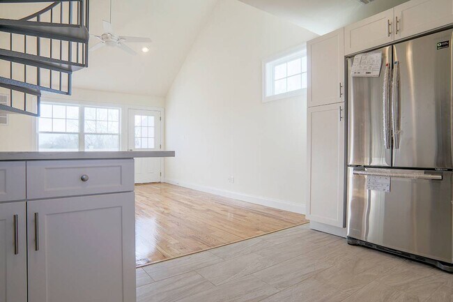 Building Photo - 40 Cedar Swamp Rd