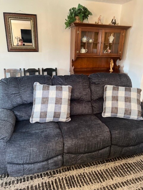 2 sillones reclinables - 327 Myers Ave