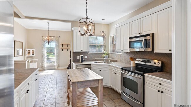 Foto del edificio - 10530 Springglen Ct