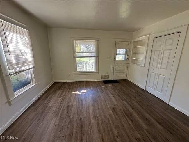 Foto del edificio - 288 Dickey Ave NW