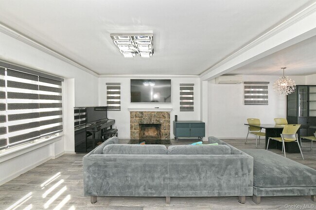 Foto del edificio - 222-03 Kingsbury Ave