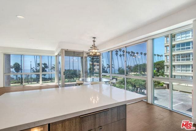 Foto del edificio - 515 Ocean Ave