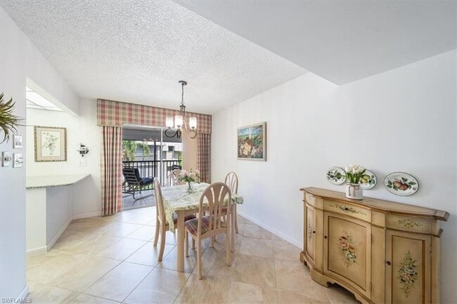 Foto del edificio - 788 Park Shore Dr