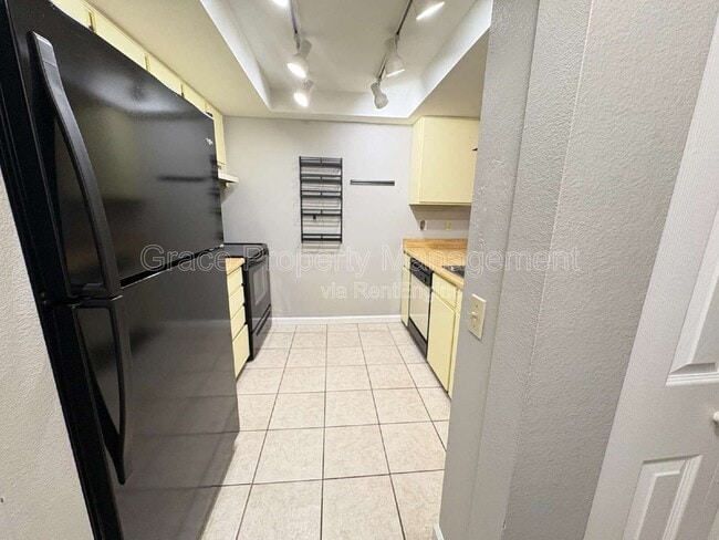 Building Photo - 14091 E Tufts Dr