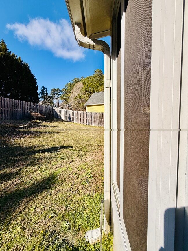 Building Photo - 520 Anglewood Trce