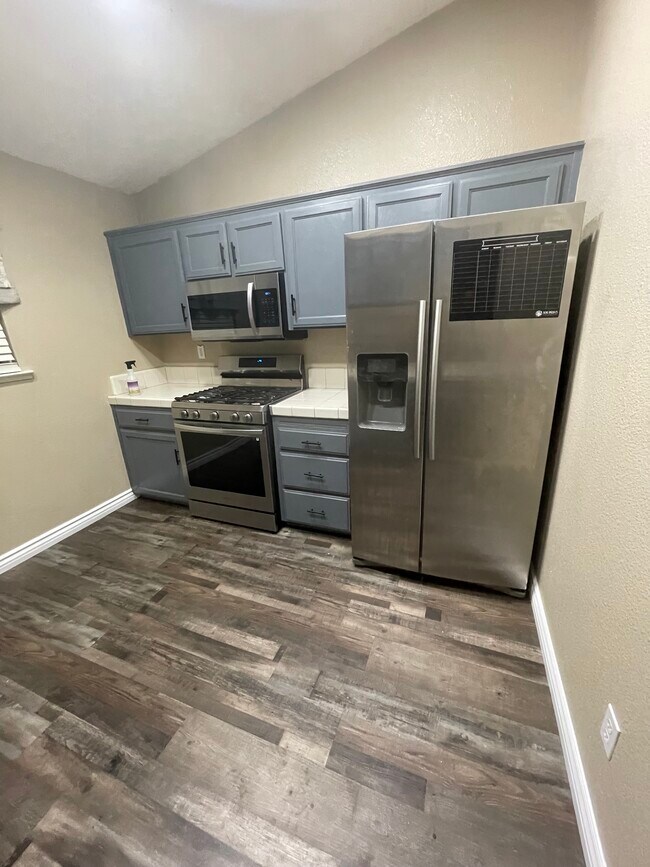 Foto del edificio - 1276 W Cortner St