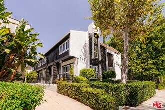 Building Photo - 141 N Clark Dr