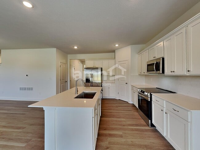 Building Photo - 9178 Henley Ave