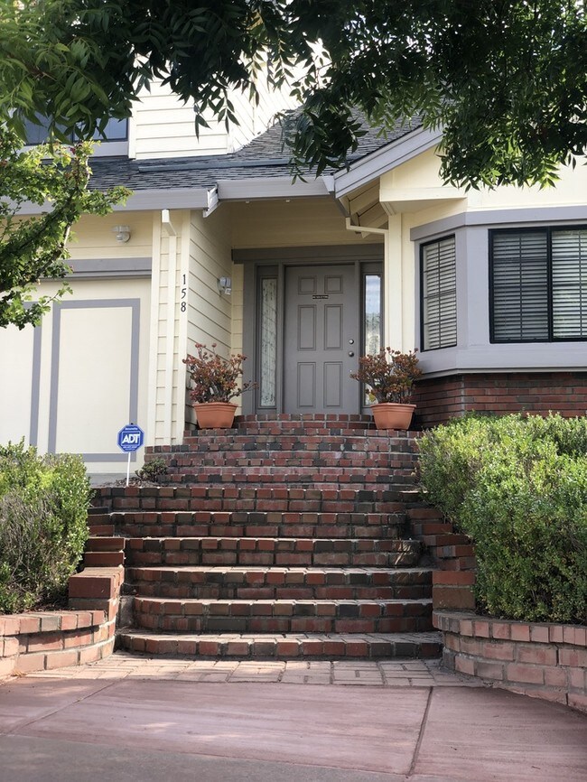 Building Photo - 158 San Simeon Pl