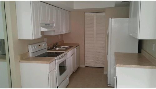 Foto del edificio - 5810 NW 21st St