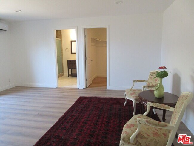 Foto del edificio - 511 E Gainsborough Rd