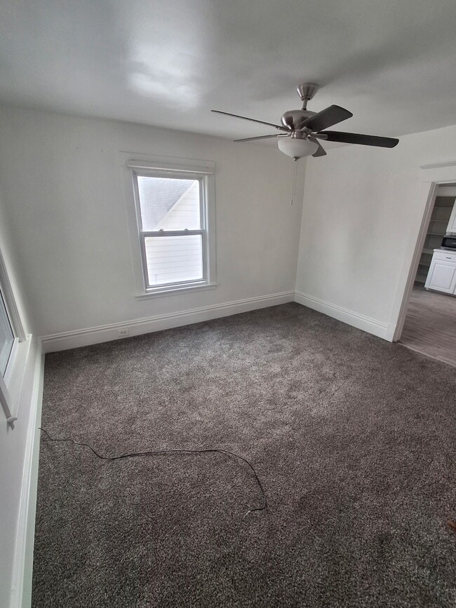 Building Photo - 531 Eastern Ave NE