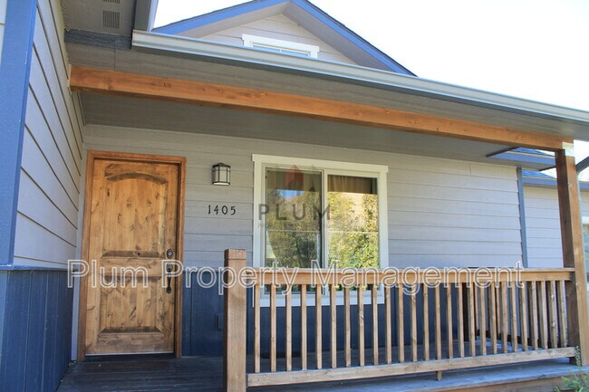 Building Photo - 1405 N Dickens St