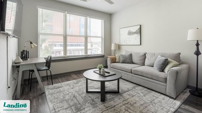 Building Photo - 1415 N Main Ave