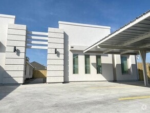 Building Photo - 1416 Alta Vista Dr