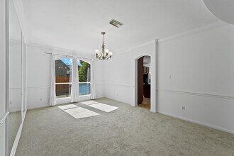 Building Photo - 26422 Creston Woods Dr