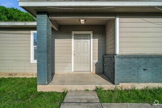 Building Photo - 212 Bynum Ave