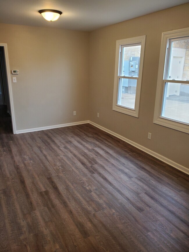 Foto del edificio - 119 W Wisconsin Ave