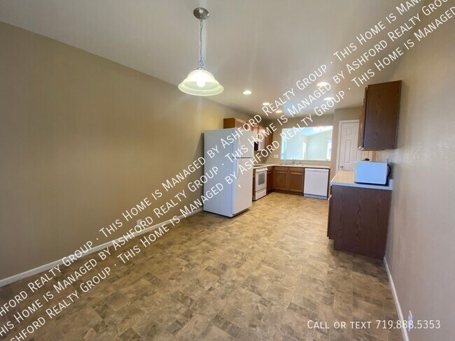 Foto del edificio - 6724 Harvey Ln