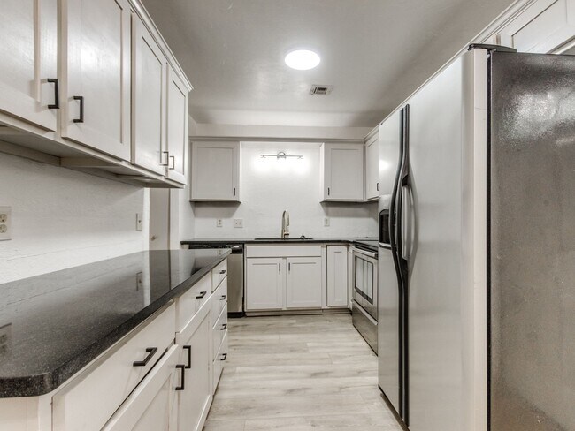 Foto del edificio - 831 NW 114th St