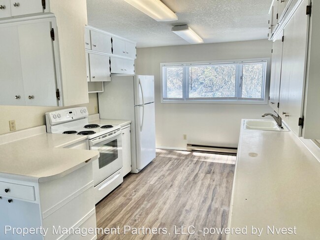 Building Photo - 2 br, 1 bath House - 16001 N Suncrest Dr
