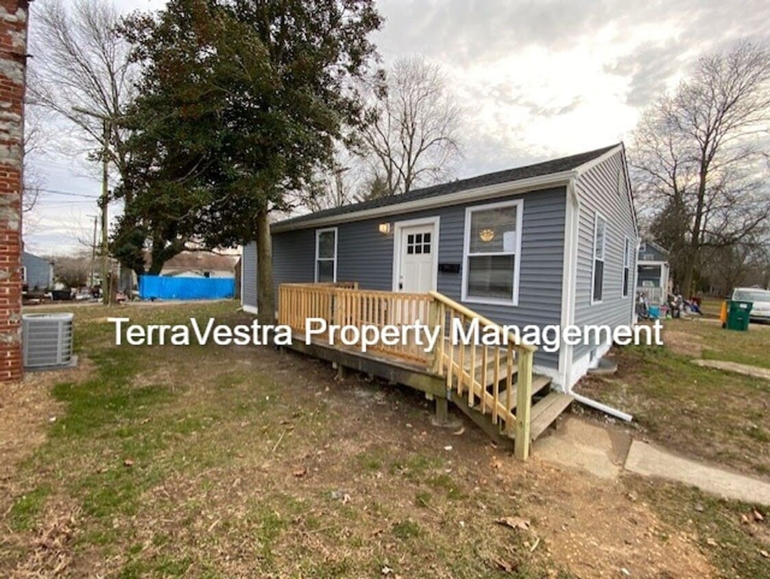 Primary Photo - 3 Bed Single Family in Upper Deerfield!