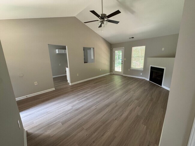 Building Photo - 5819 Hamilton Oaks Dr