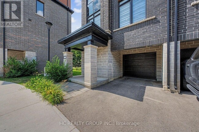 Building Photo - 258 Hespeler Rd