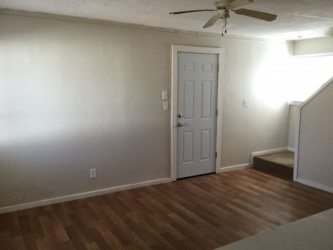 Building Photo - Westland Duplex