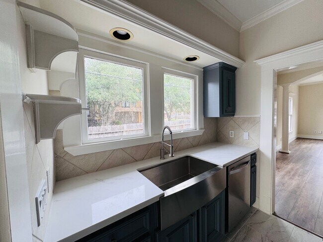 Foto del edificio - 1345 Nashua St