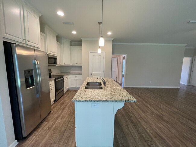 Foto del edificio - 407 Cotton Ridge Ln