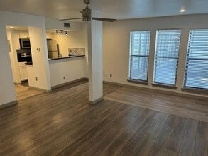 Building Photo - 2800 Douglas Ave