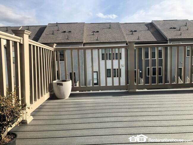 Foto del edificio - 3329 Pitch Pine Dr