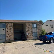 Building Photo - 503 E Beeline Ln