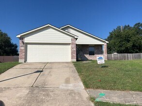 Building Photo - 3000 Tangent Ct