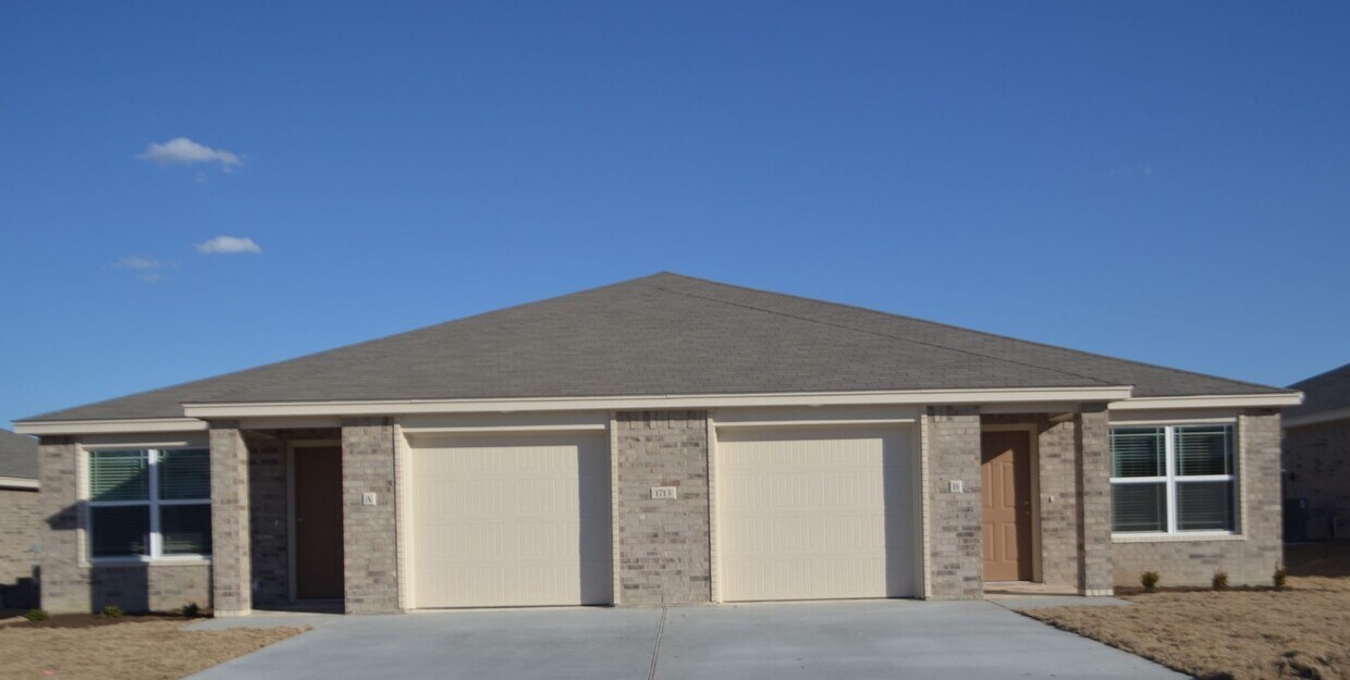Foto principal - 1713 Clovis Dr