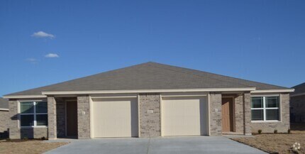 Building Photo - 1713 Clovis Dr