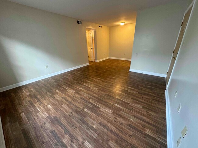 Foto del edificio - 1801 Marion Manor Dr