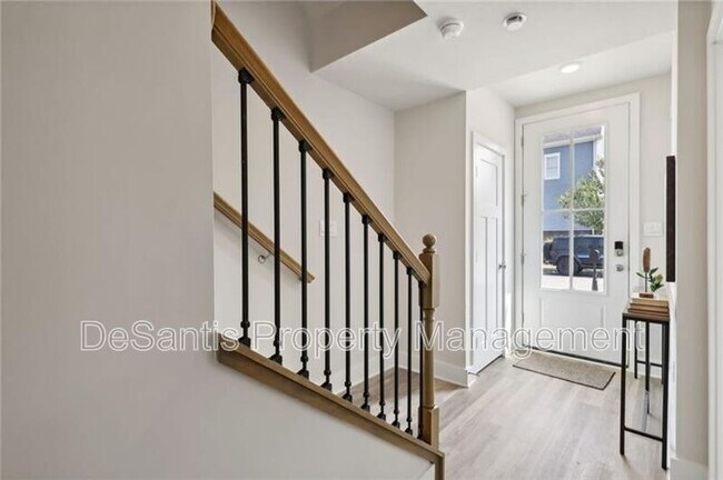 Foto del edificio - 1412 Commons Ln