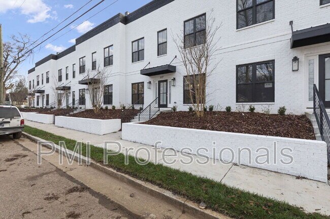 Building Photo - 909 E State St