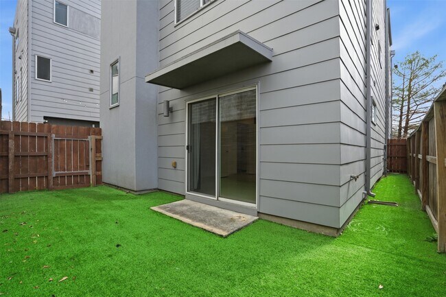 Foto del edificio - 4704 Crawford St