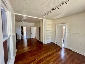 Building Photo - 307 5th St