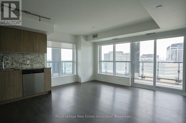 Building Photo - 5 Mabelle Ave