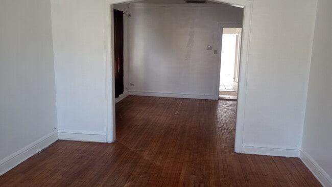 Building Photo - 9113 Lawler Ave