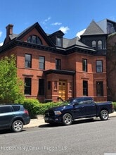 Building Photo - 420 Warren St