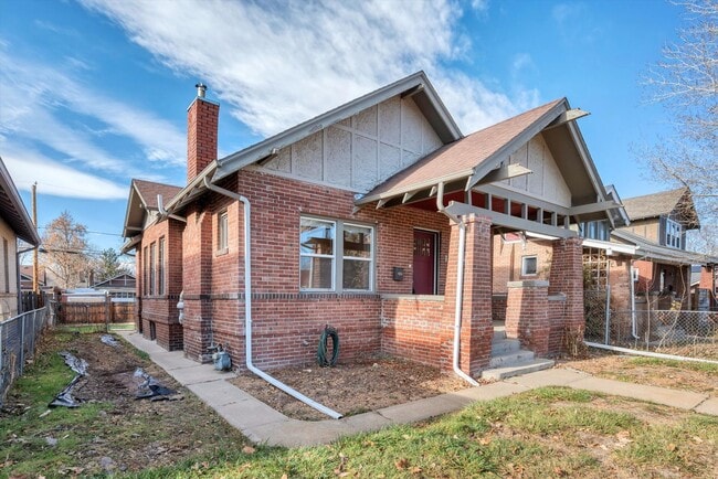 Stunning Craftsman Home in the Heart of Denver! - Stunning Craftsman Home in the Heart of Denver!